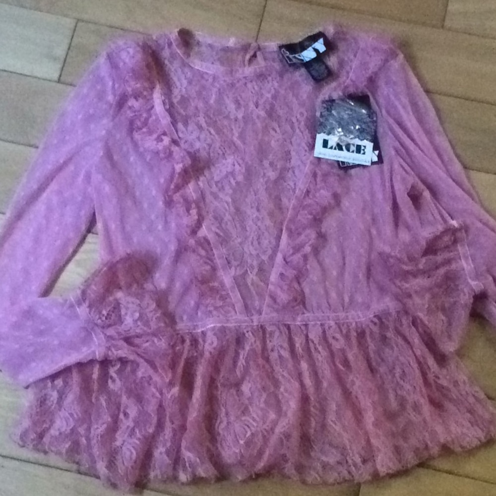 Pink lace Junior’s top size L new with tags